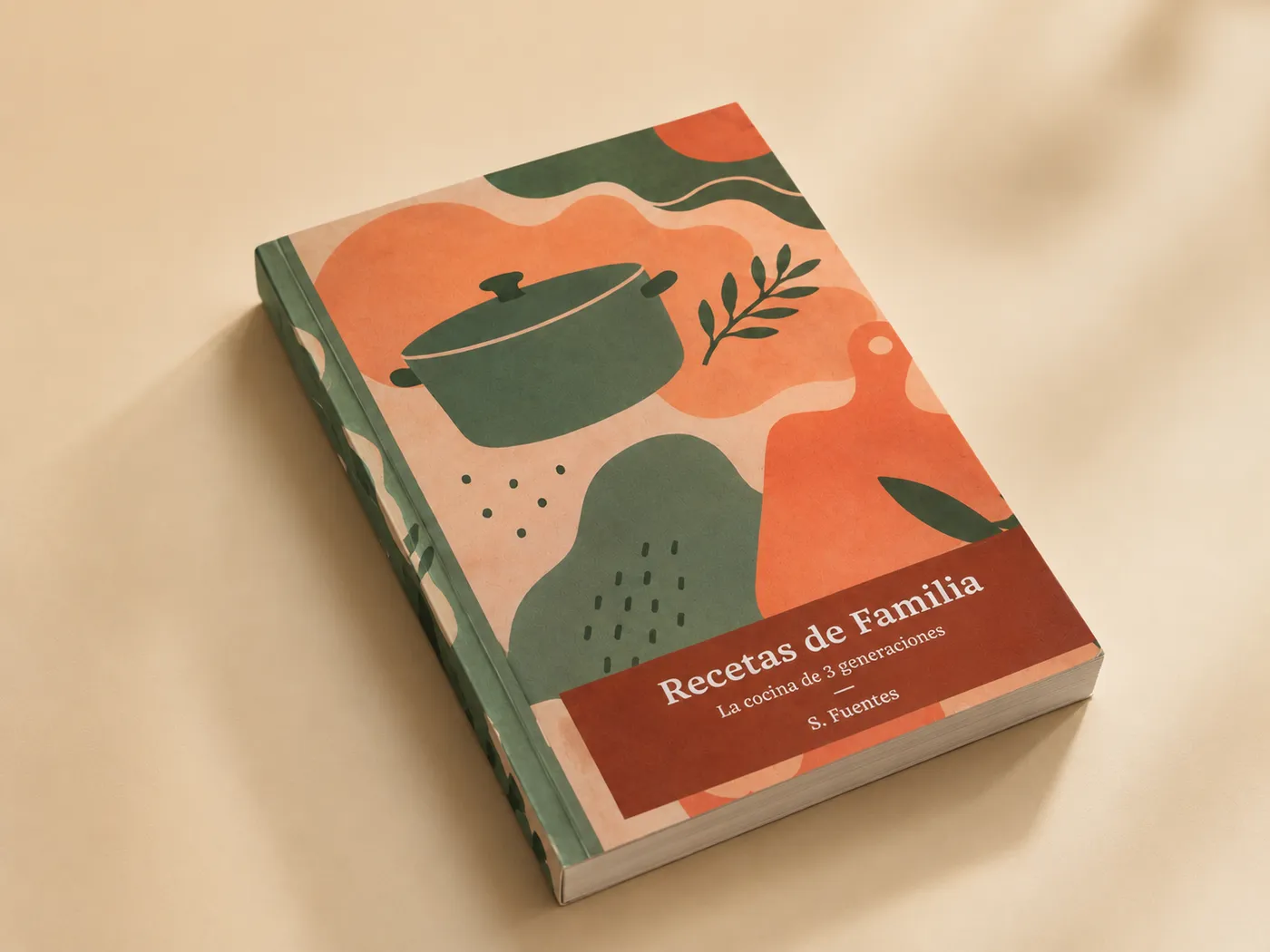 Libro de recetas de familia encuadernado, apoyado sobre un estante
